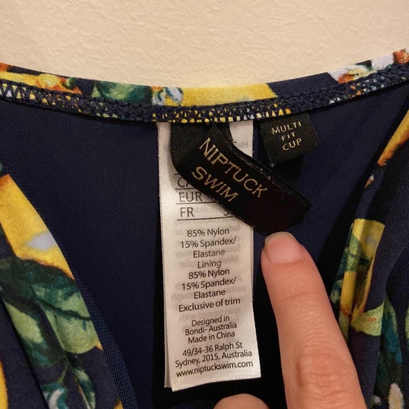 ✨ NIP TUCK SWIM 🍋 Lemon Print Ruched Swimsuit One Piece Multi Fit Cups - Picture 9 of 15